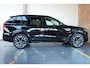 Volvo XC90 T8 Plug-in hybrid AWD Ultra Dark | Panoramadak | Luchtvering | Head-up display | 360 graden camera | Verwarmbare voorstoelen+achterbank+stuurwiel | Premium audio by Bowers&Wilkins | 7 zits | 21 inch Lichtmetalen velgen |