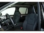 Volvo XC90 T8 Plug-in hybrid AWD Ultra Dark | Panoramadak | Luchtvering | Head-up display | 360 graden camera | Verwarmbare voorstoelen+achterbank+stuurwiel | Premium audio by Bowers&Wilkins | 7 zits | 21 inch Lichtmetalen velgen |
