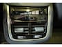 Volvo XC90 T8 Plug-in hybrid AWD Ultra Dark | Panoramadak | Luchtvering | Head-up display | 360 graden camera | Verwarmbare voorstoelen+achterbank+stuurwiel | Premium audio by Bowers&Wilkins | 7 zits | 21 inch Lichtmetalen velgen |