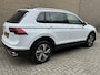 Volkswagen Tiguan 1.4 TSI eHybrid Business+ PHEV | IQ Light | Navigatie | Ergo Comfort stoelen | Elek. Trekhaak | 1800kg Trekgewicht | Virtual Cockpit | Verschuifbare achterbank | 360 Camera | Adaptive Cruise | Compleet onderhouden