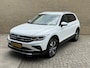 Volkswagen Tiguan 1.4 TSI eHybrid Business+ PHEV | IQ Light | Navigatie | Ergo Comfort stoelen | Elek. Trekhaak | 1800kg Trekgewicht | Virtual Cockpit | Verschuifbare achterbank | 360 Camera | Adaptive Cruise | Compleet onderhouden