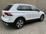 Volkswagen Tiguan 1.4 TSI eHybrid Business+ PHEV | IQ Light | Navigatie | Ergo Comfort stoelen | Elek. Trekhaak | 1800kg Trekgewicht | Virtual Cockpit | Verschuifbare achterbank | 360 Camera | Adaptive Cruise | Compleet onderhouden