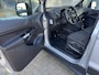 Ford Transit Connect 1.6 TDCI L2 Trend Airco 3-Persoons Kastinrichting Cruise controle Trekhaak 1200kg trekgewicht Schuifdeur Parkeersensoren achter Euro 5 Dealer onderhouden 1e eigenaar