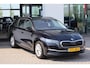 Skoda Octavia Combi 1.5 TSI Edition Lichtmetalen velgen, digitaal dashboard, electronic climate controle , stoelverwarming, carplay, draadloos laden, ledkoplampen, parkeersensoren voor en achter