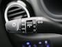 Hyundai Kona 1.6 GDI HEV Premium Automaat / Trekhaak / Lederen bekleding / HUD Display / Navigatie / Adaptieve Cruise Control / Elektrisch stoel voor / Stoel verwarming & koeling voor / NL Auto / Historie aanwezig /