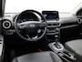 Hyundai Kona 1.6 GDI HEV Premium Automaat / Trekhaak / Lederen bekleding / HUD Display / Navigatie / Adaptieve Cruise Control / Elektrisch stoel voor / Stoel verwarming & koeling voor / NL Auto / Historie aanwezig /