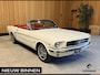 Ford Mustang Cabrio. V8 260 1964. Automaat. Stuurbekrachtiging. Elektrisch dak. Een van de allereerste Mustangs.