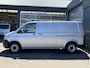 Volkswagen Transporter 2.0 TSI L2H1 Benzine Dubbele schuifdeur Airco Cruise controle Telefoonverbinding Navigatiesysteem Achteruitrij camera Parkeersensoren Achter Euro 6 1e eigenaar Lage belastingtarief prive BPM vrij