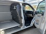 Volkswagen Transporter 2.0 TSI L2H1 Benzine Dubbele schuifdeur Airco Cruise controle Telefoonverbinding Navigatiesysteem Achteruitrij camera Parkeersensoren Achter Euro 6 1e eigenaar Lage belastingtarief prive BPM vrij