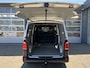 Volkswagen Transporter 2.0 TSI L2H1 Benzine Dubbele schuifdeur Airco Cruise controle Telefoonverbinding Navigatiesysteem Achteruitrij camera Parkeersensoren Achter Euro 6 1e eigenaar Lage belastingtarief prive BPM vrij