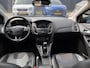 Ford Focus Wagon 1.0 Titanium 125PK Nieuwe Distributieriem!! Trekhaak Camera Bind-Spot Xenon Navi Cruise Half-Leder Voorruitverwarming *1ste Eigenaar*
