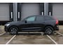 Volvo XC60 T6 Plug-in hybrid AWD Ultra Black Edition | Head-up display | Adaptive Cruise & Pilot Assist | Panoramisch Schuif-/Kanteldak | 360-Camera | Harman Kardon Premium Audio | Draadloze Telefoonlader