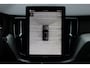 Volvo XC60 T6 Plug-in hybrid AWD Ultra Black Edition | Head-up display | Adaptive Cruise & Pilot Assist | Panoramisch Schuif-/Kanteldak | 360-Camera | Harman Kardon Premium Audio | Draadloze Telefoonlader