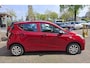 Hyundai i10 1.0i i-Motion. Zeer netjes en goed onderhouden. O.a. airco, elek.ramen, centr. deurverg etc. Prijs inclusief garantie.