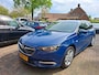 Opel Insignia Sports Tourer 1.5 Turbo Business Executive. Zeer netjes en luxe o.a. camera, trekhaak, carplay, stoel-stuurverwarm.