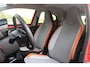 Toyota Aygo 1.0 VVT-i x-cite | Camera | Carplay | 5-drs | Airco | Lm- velgen | Telefoonvoorbereiding |