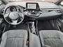 Toyota C-HR / C-HR+ 1.8 HYBRID GR-SPORT 19"LM-VELGEN CAMERA NAVI STUUR-/STOELVERWARMING P-SENSOREN AD-CRUISE HALF-LEDER/ALCANTARA