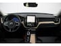 Volvo XC60 T6 350PK Plug-in hybrid AWD Plus Dark | Adaptive Cruise & Pilot Assist | Panoramisch Schuif-/Kanteldak | 360 Camera | Head-Up Display | Stoelverwarming voor & achter | Stuurverwarming | Semi Elektr. Trekhaak | Elektr. Achterklep | Premium Harman/Kardon Audio |