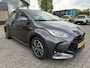 Toyota Yaris 1.5 HYBRID FIRST EDITION AFN-TREKHAAK NAVI APPLE/ANDROID  16" LM-VELGEN ALL SEASONS CLIMA AD-CRUISE NL-AUTO 1E-EIG