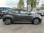 Toyota Yaris 1.5 HYBRID FIRST EDITION AFN-TREKHAAK NAVI APPLE/ANDROID  16" LM-VELGEN ALL SEASONS CLIMA AD-CRUISE NL-AUTO 1E-EIG
