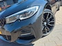 BMW 3-Serie Touring 330e High Executive | Met o.a. panoramadak, AppleCarPlay/AndroidAuto, achteruitrijcamera, navigatie en meer!