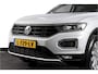 Volkswagen T-Roc 1.5 TSI 150 PK Style - Automaat | Adapt. Cruise | PDC | Camera | NAV+App. Connect | ECC | Afn. Trekhaak | LM 17" |