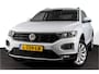 Volkswagen T-Roc 1.5 TSI 150 PK Style - Automaat | Adapt. Cruise | PDC | Camera | NAV+App. Connect | ECC | Afn. Trekhaak | LM 17" |