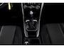 Volkswagen T-Roc 1.5 TSI 150 PK Style - Automaat | Adapt. Cruise | PDC | Camera | NAV+App. Connect | ECC | Afn. Trekhaak | LM 17" |