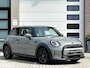 MINI One Mini 1.5 Classic Plus & Trim Black Pack | Airco | Apple CarPlay | Navigatie | Sport Int | 17" Black Spoke Velgen / Park Sensors / 1e Eigenaar!