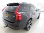 Volvo XC90 T8 Plug-in hybrid AWD Ultra Dark | Trekhaak | Bowers&Wilkins | Luchtvering | Massage | Stoelventilatie / Stoelverwarming |
