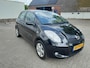 Toyota Yaris 1.3 VVTi Luna complete nieuw in Nederland geleverde yaris met een mooie km stand!