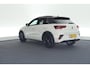 Volkswagen T-Roc 1.5 TSI 150pk DSG R-Line Business+ Black Style Trekhaak Camera IQ.Light Panoramadak Virtual Cockpit Navigatie