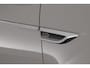 Volkswagen T-Roc 1.5 TSI 150pk DSG R-Line Business+ Black Style Trekhaak Camera IQ.Light Panoramadak Virtual Cockpit Navigatie