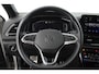 Volkswagen T-Roc 1.5 TSI 150pk DSG R-Line Business+ Black Style Trekhaak Camera IQ.Light Panoramadak Virtual Cockpit Navigatie