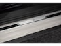 Volkswagen T-Roc 1.5 TSI 150pk DSG R-Line Business+ Black Style Trekhaak Camera IQ.Light Panoramadak Virtual Cockpit Navigatie