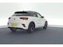 Volkswagen T-Roc 1.5 TSI 150pk DSG R-Line Business+ Black Style Trekhaak Camera IQ.Light Panoramadak Virtual Cockpit Navigatie