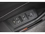 Volkswagen T-Roc 1.5 TSI 150pk DSG R-Line Business+ Black Style Trekhaak Camera IQ.Light Panoramadak Virtual Cockpit Navigatie