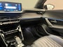 Peugeot 2008 1.2 PureTech GT-Line | Panoramadak | Adaptive Cruisecontrole | Focal | Massage | Lederen bekleding | LED | Achteruitrijcamera || Achteruitrijcamera | Afwijkende dakkleur | Apple Carplay/Android Auto|telefoonintegratie premium