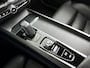 Volvo XC60 B4 Momentum | 360° camera | Stoel- en stuurverwarming | Trekhaak