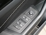 Volkswagen T-Roc 1.5 TSI Sport Business R 150 pk Automaat Navi / Apple Carplay / DAB / Stoeverwarming / Camera / Trekhaak