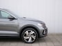 Volkswagen T-Roc 1.5 TSI Sport Business R 150 pk Automaat Navi / Apple Carplay / DAB / Stoeverwarming / Camera / Trekhaak