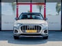 Audi Q3 35 TFSI Advanced edition Plus | 1e Eigenaar | Trekhaak (wegklapbaar) | Origineel Nederlands | Camera | Elektrisch verstelbare stoel(en) met geheugen | Chronos Grijs Metallic | LED | Alcantara | Virtual Cockpit | Elektrische Kofferklep |