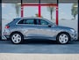 Audi Q3 35 TFSI Advanced edition Plus | 1e Eigenaar | Trekhaak (wegklapbaar) | Origineel Nederlands | Camera | Elektrisch verstelbare stoel(en) met geheugen | Chronos Grijs Metallic | LED | Alcantara | Virtual Cockpit | Elektrische Kofferklep |