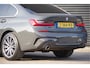 BMW 3-Serie 330e M-SPORT SCHUIFDAK, INDIVIDUAL LEDER, LASER, HUD, HARMAN/KARDON, ADAPT. CRUISE, SPORTSTOELEN, DRAVIT GRAU