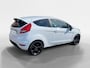 Ford Fiesta 1.25 Titanium 82PK | 17" Lichtmetalen velgen | Climate Control | Cruise Control | Parkeersensoren | Bluetooth | Voorruitverwarming | Privacy Glass | Grote Achterspoiler | Onderhoudsbeurt 4-2026 uitgevoerd