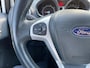 Ford Fiesta 1.25 Titanium 82PK | 17" Lichtmetalen velgen | Climate Control | Cruise Control | Parkeersensoren | Bluetooth | Voorruitverwarming | Privacy Glass | Grote Achterspoiler | Onderhoudsbeurt 4-2026 uitgevoerd