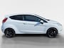 Ford Fiesta 1.25 Titanium 82PK | 17" Lichtmetalen velgen | Climate Control | Cruise Control | Parkeersensoren | Bluetooth | Voorruitverwarming | Privacy Glass | Grote Achterspoiler | Onderhoudsbeurt 4-2026 uitgevoerd