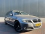BMW 3-Serie Touring 318i Business Line * Navi * Cruise * Climate * Leer * Trekhaak *