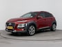 Hyundai Kona 1.6 GDI HEV PREMIUM SKY | TREKHAAK | OPEN DAK | LEDER | NAVI | CLIMA | CRUISE ADAPT. | CAMERA | 18'' LM VELGEN | APPLE CAR PLAY & ANDROID AUTO | STOEL- & STUURVERWARMING | LAGE KMSTAND! |