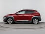 Hyundai Kona 1.6 GDI HEV PREMIUM SKY | TREKHAAK | OPEN DAK | LEDER | NAVI | CLIMA | CRUISE ADAPT. | CAMERA | 18'' LM VELGEN | APPLE CAR PLAY & ANDROID AUTO | STOEL- & STUURVERWARMING | LAGE KMSTAND! |